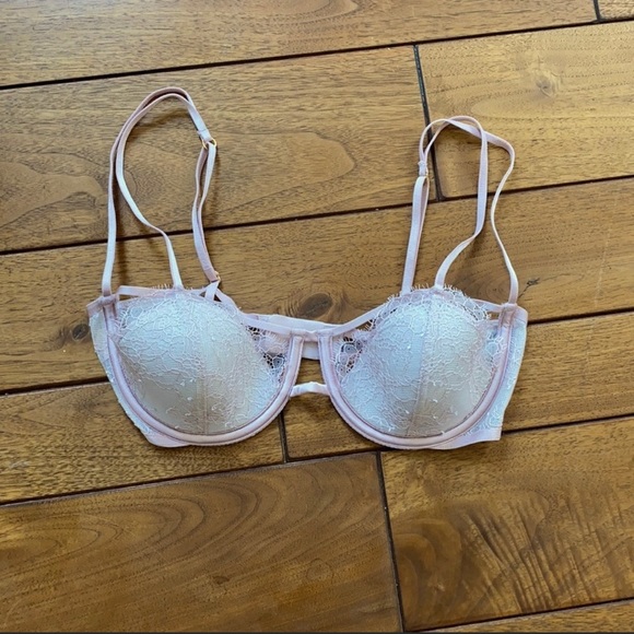 ❗️FLASH SALE❗️NWT Victoria’s Secret Very Sexy Balconet Size 34C - Picture 1 of 9